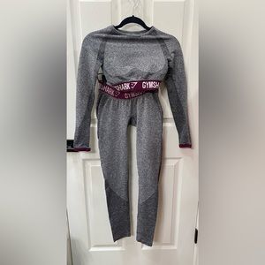 2 piece Gymshark set! Xs, gray and wine color! Excellent condition!